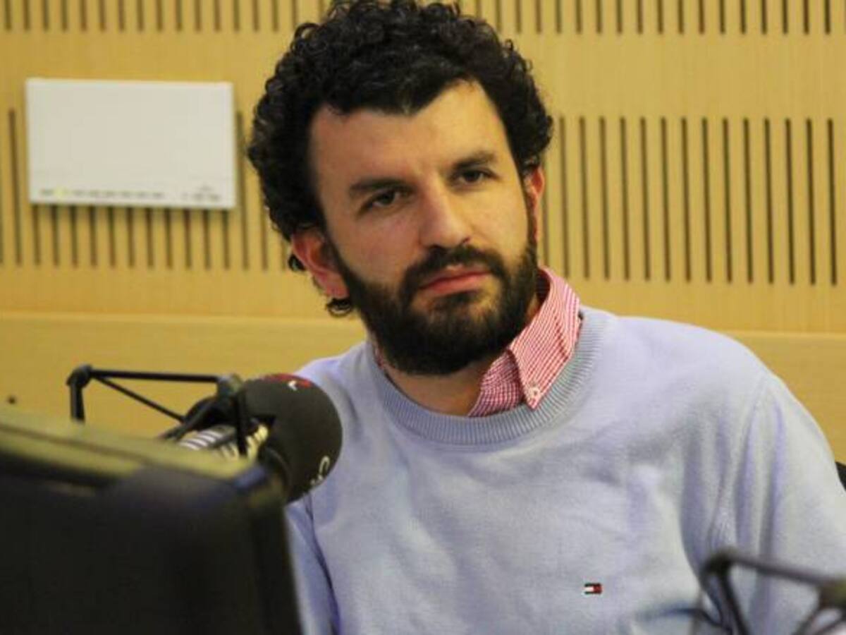 La respuesta de Uribe a una reunión con Santos es un saludo a la bandera: Lewin 