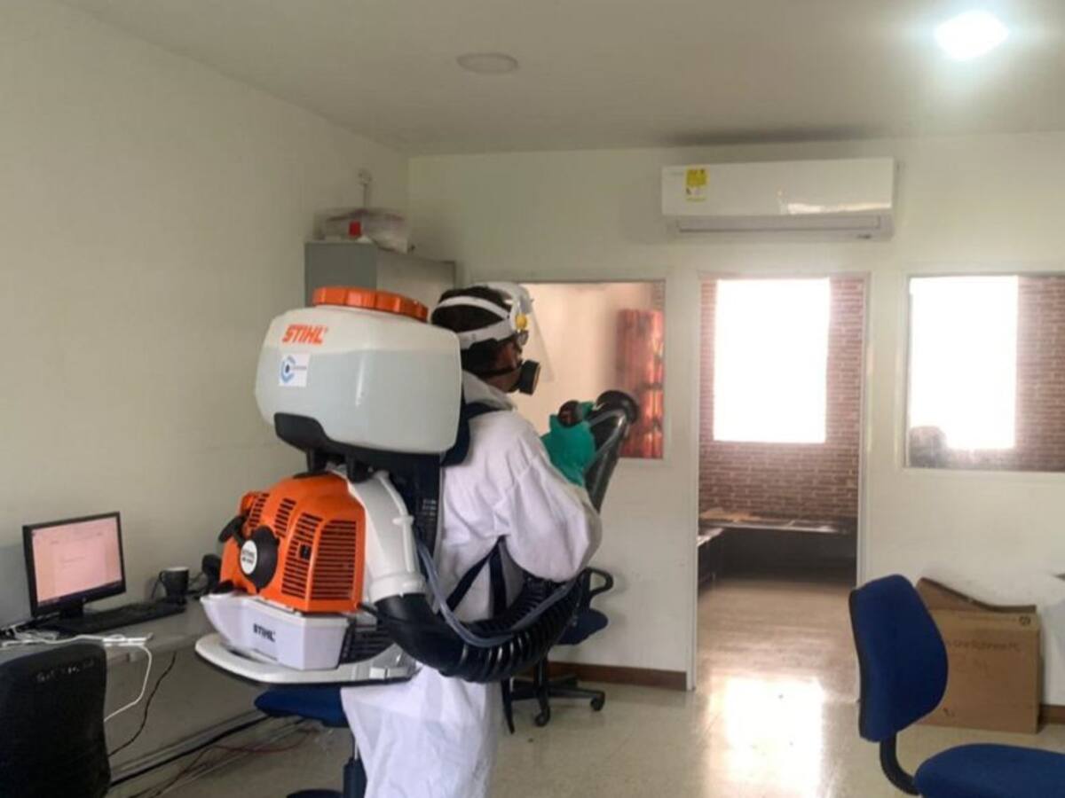 Realizan jornada de desinfección en instalaciones del DADIS en Cartagena