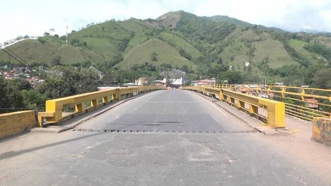 Puente de Irra en la vía Manizales - Medellín