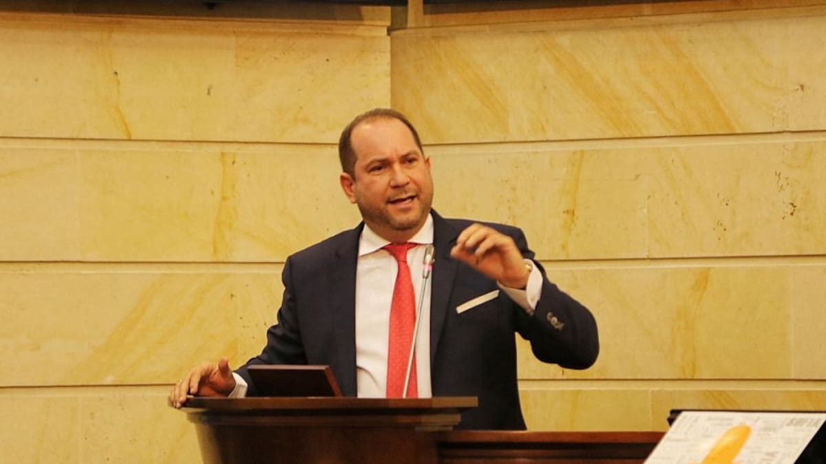 Partido Liberal postula a Lidio García como candidato único a la Presidencia del Senado