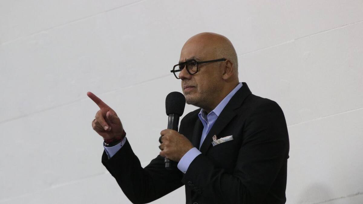 Presidente de parlamento venezolano pide a gobierno Maduro romper relaciones con España