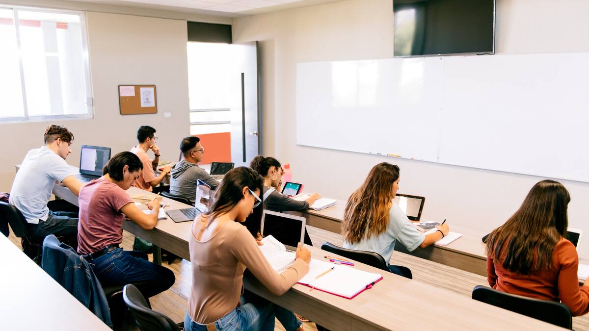 Esta es la carrera universitaria más “fácil" en Colombia, según una IA: ¿dónde estudiarla?
