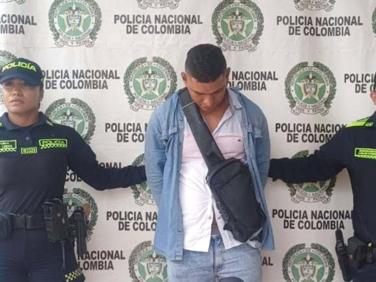 A la cárcel hombre que rompió el vidrio de un carro para robar 700 mil pesos en Magangué