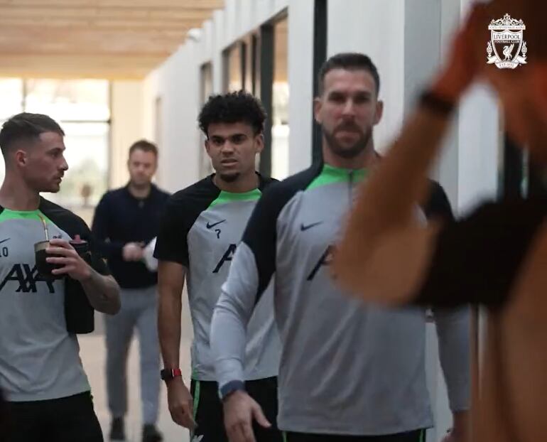 Luis Díaz en su regreso al Liverpool / Twitter: @LFC