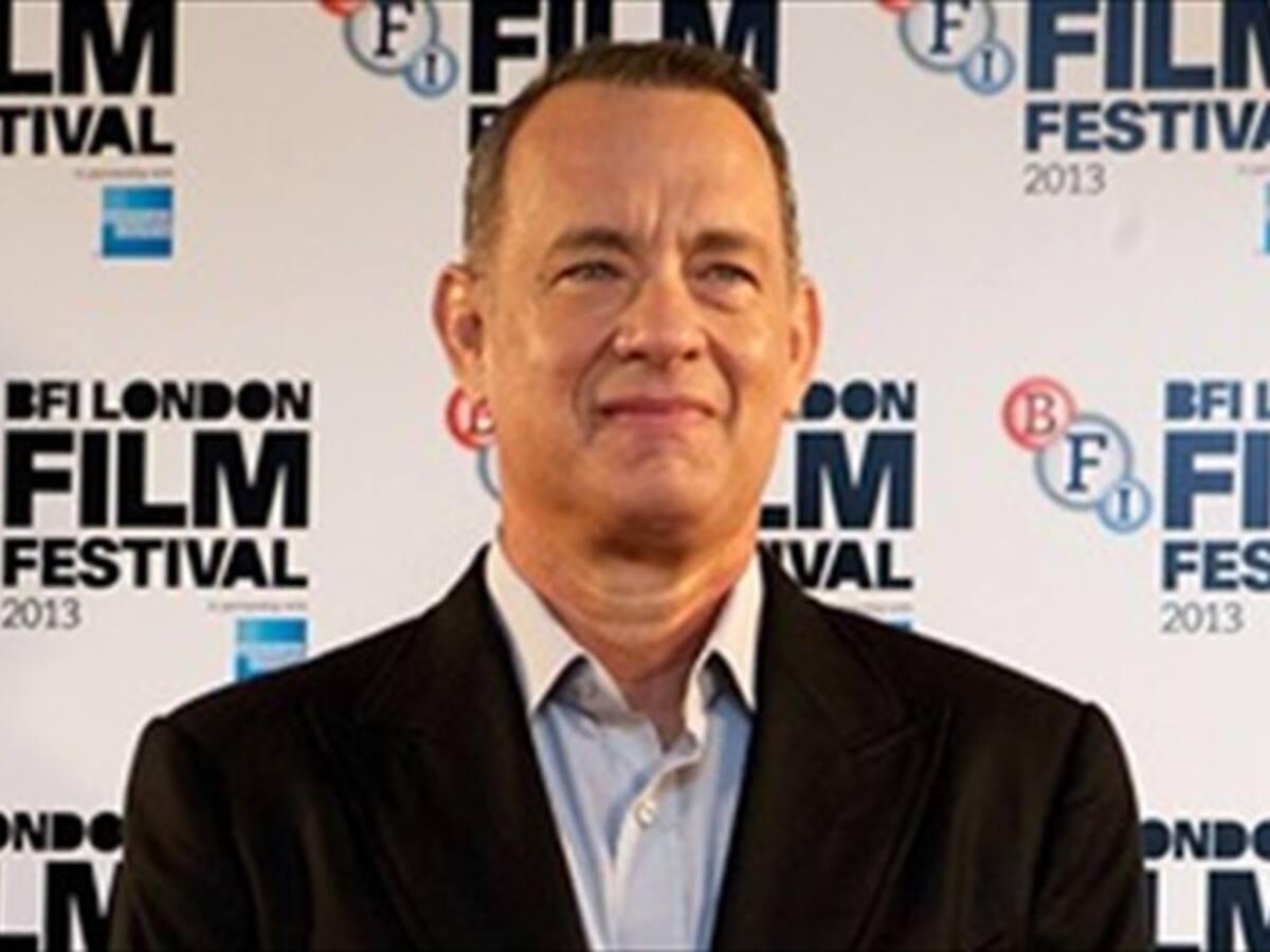 Tom Hanks interrumpe la sesión de fotos de una pareja
