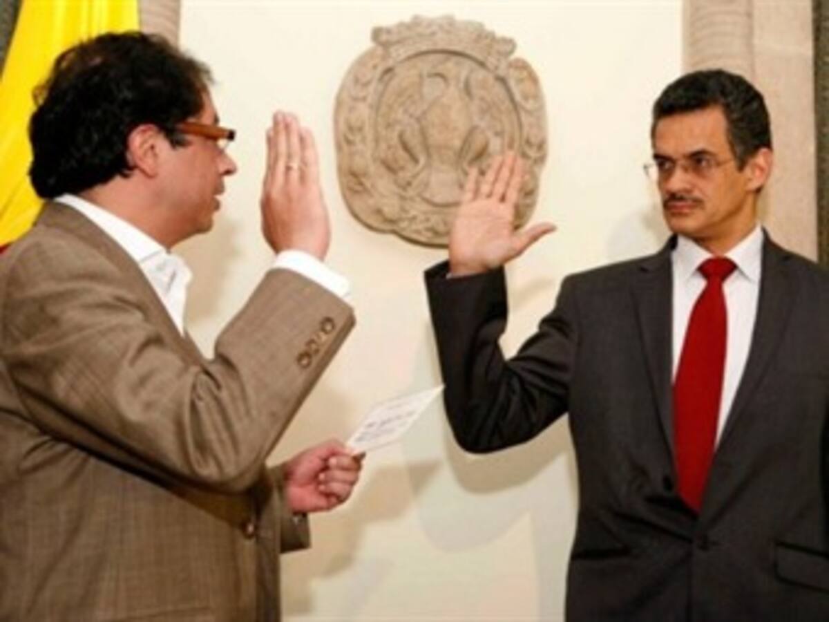 Cartel de la contratación estaría detrás de la revocatoria al alcalde Petro: Asprilla