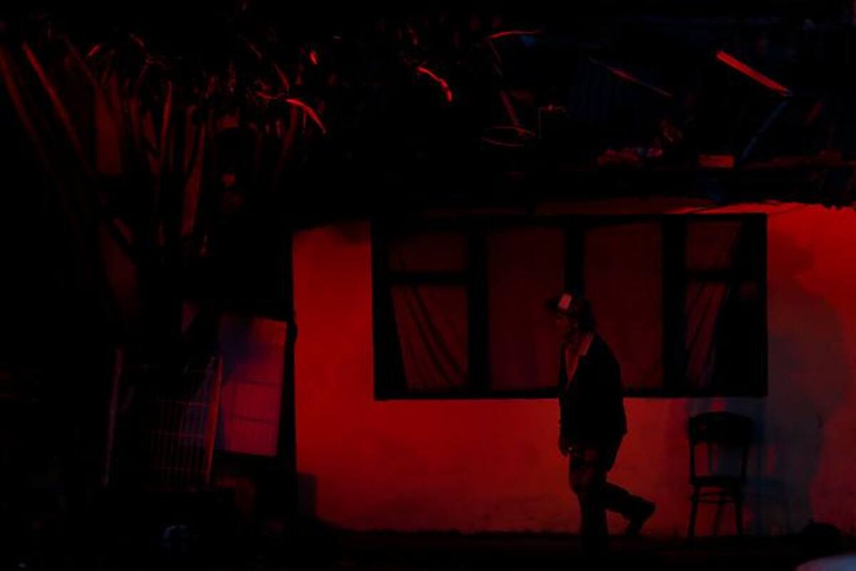 Oficiales del Cuerpo de Bomberos de las localidades de Puente Aranda, Garcés Navas y Fontibón atendieron un incendio estructural, en una bodega de solventes, ubicada en la carrera 119 con 64, en la localidad de Engativá, al occidente de Bogotá.