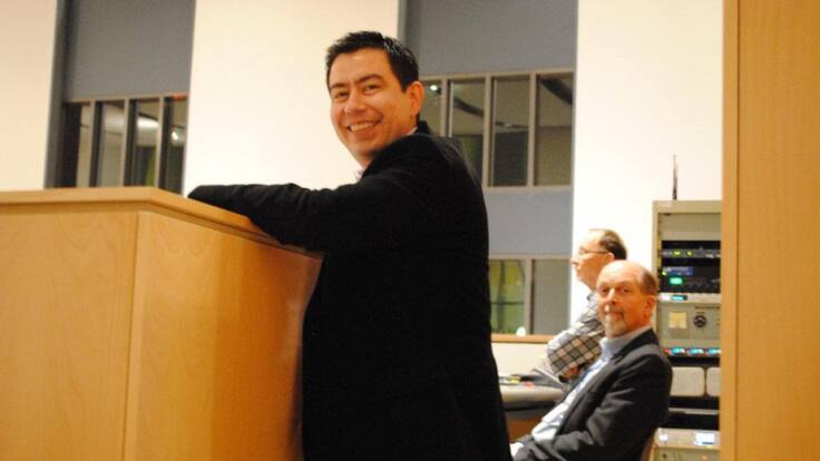 COLOMBIANO LUCHA POR ERRADICAR ARMAS NUCLEARES