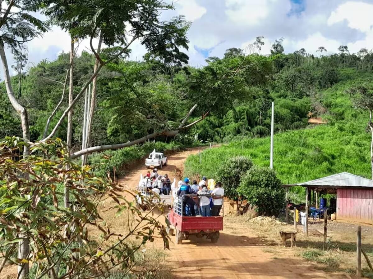Confinamientos por paro armado en el sur de Bolívar provocan escasez de alimentos y combustibles