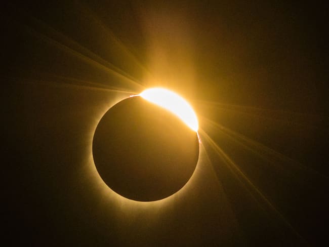Imagen de referencia de eclipse solar total / ROB KERR / AFP) (Photo by ROB KERR/AFP via Getty Images)