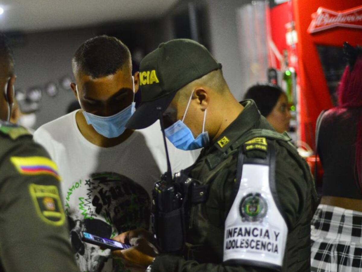 15 establecimientos de comercio cerrados por no exigir carnet de vacunación