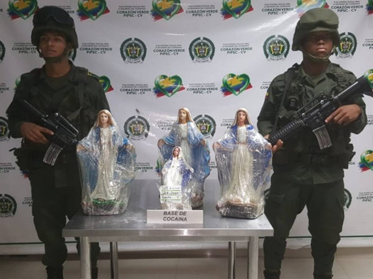 Decomisan cocaína camuflada en estatuas de la Virgen