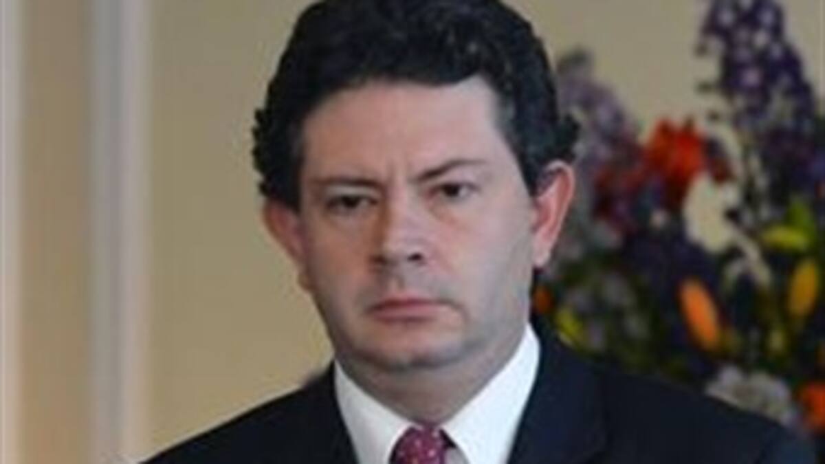 Suspenden licitación de chance donde senador 'hijo de la gata' es accionista