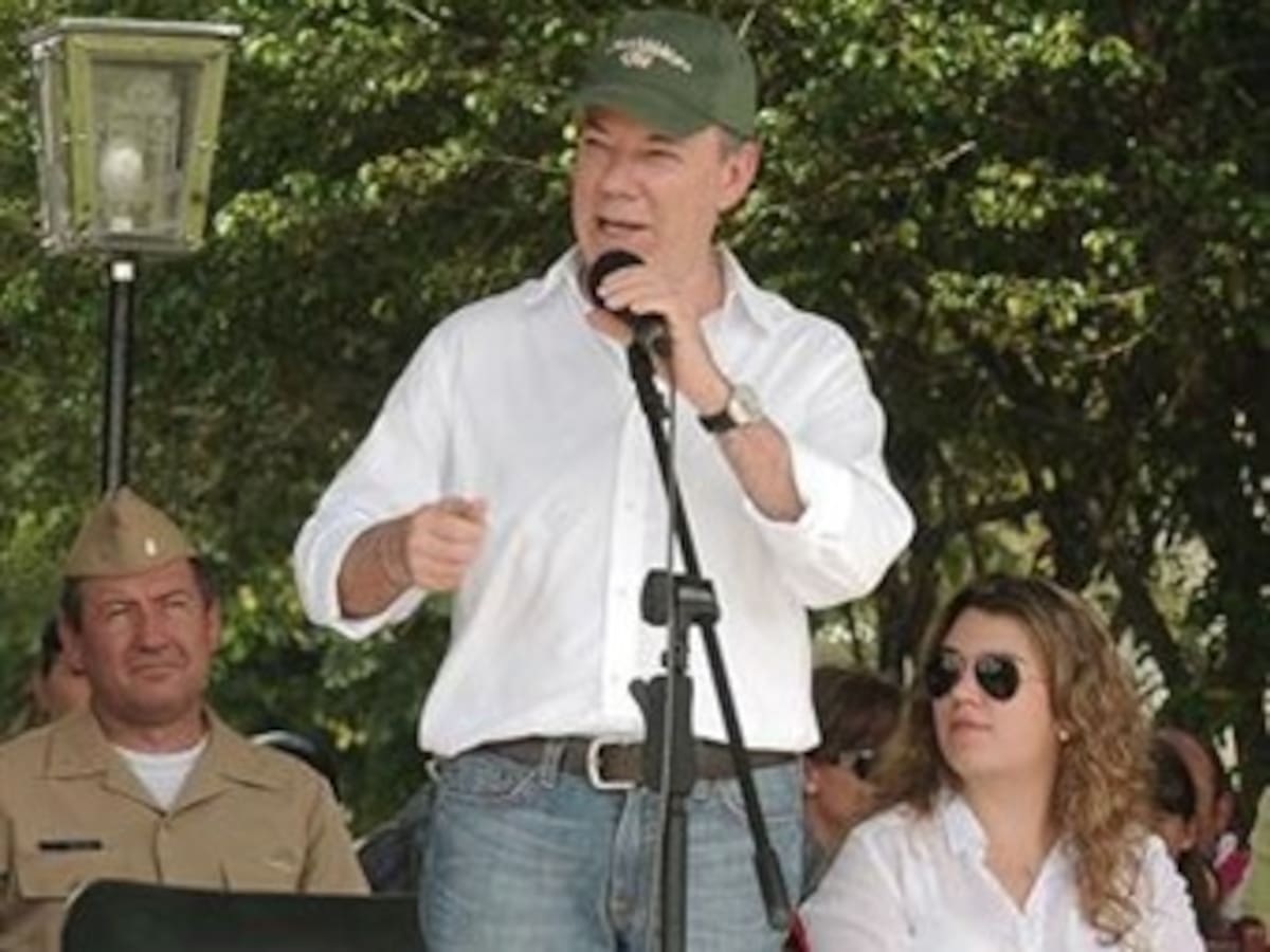 Presidente Santos pide orar por los damnificados del invierno, esta Navidad