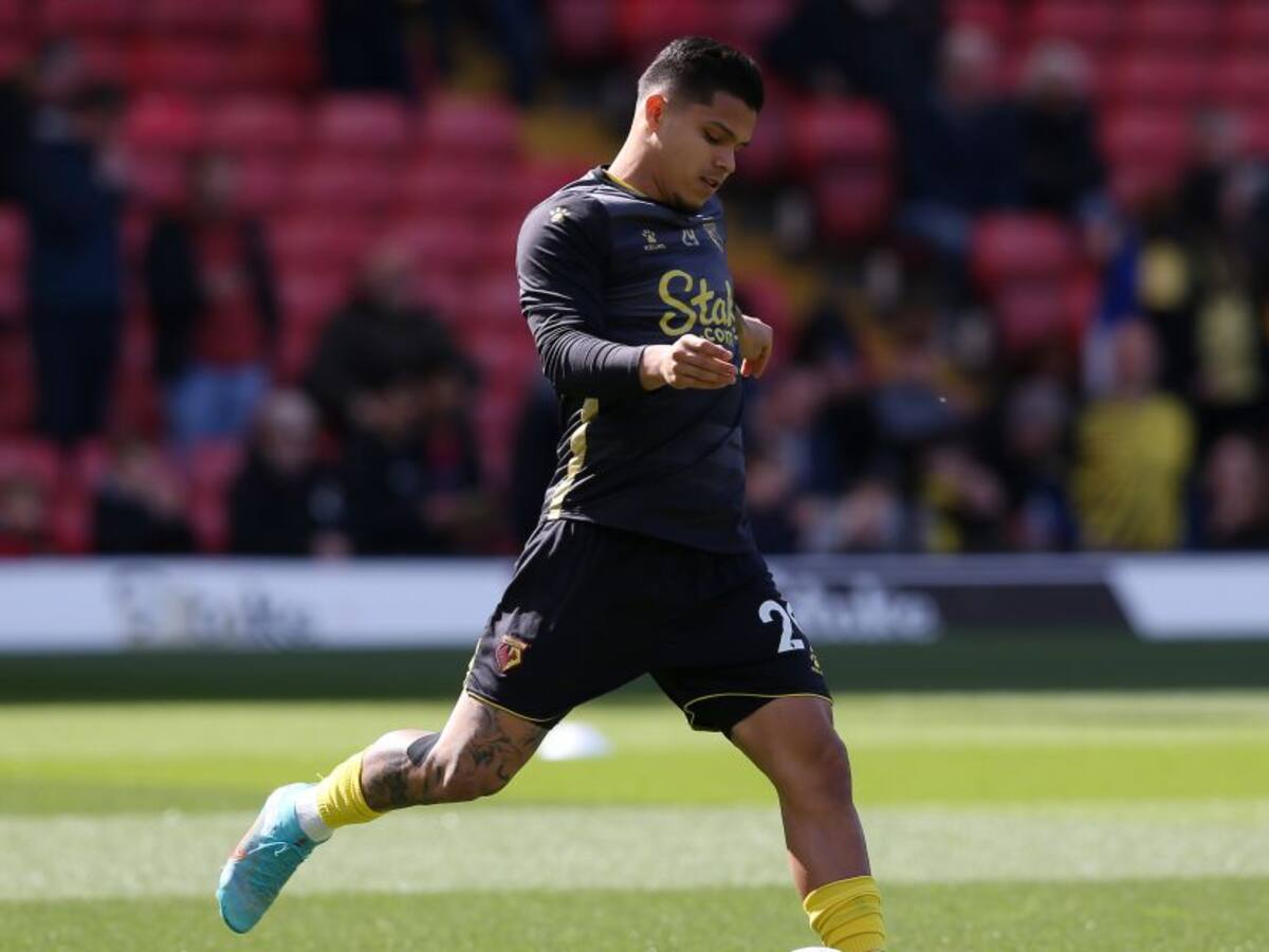 Cucho Hernández salió con molestias antes del descanso en juego del Watford
