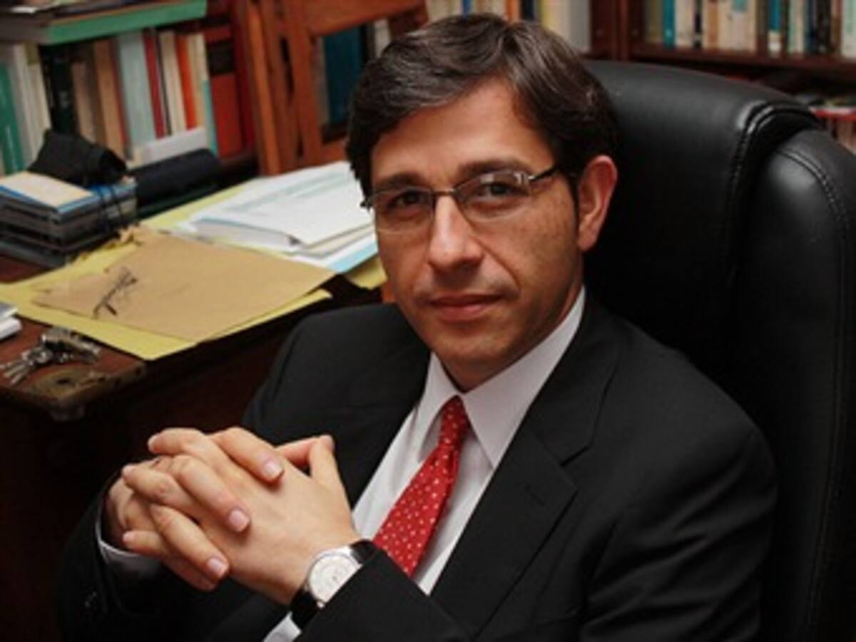 Comisión asesora definirá límites de las Fuerzas Militares: Manuel José Cepeda