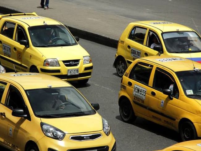 Nuevos taxis en Colombia no podrán ser vehículos pequeños