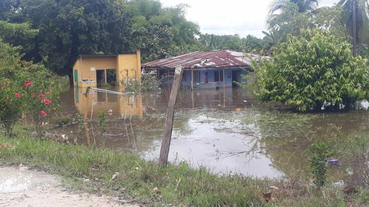 Con el agua hasta el cuello están los habitantes de Sabana de Torres