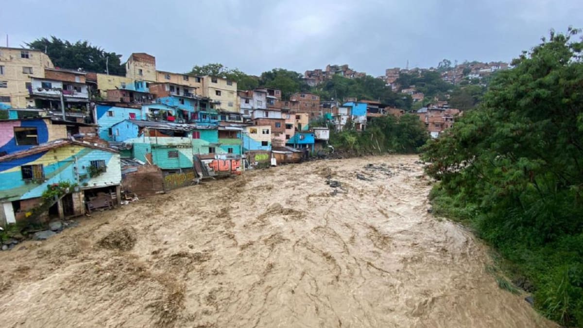 Siete familias evacuadas por creciente súbita en la quebrada La Iguaná