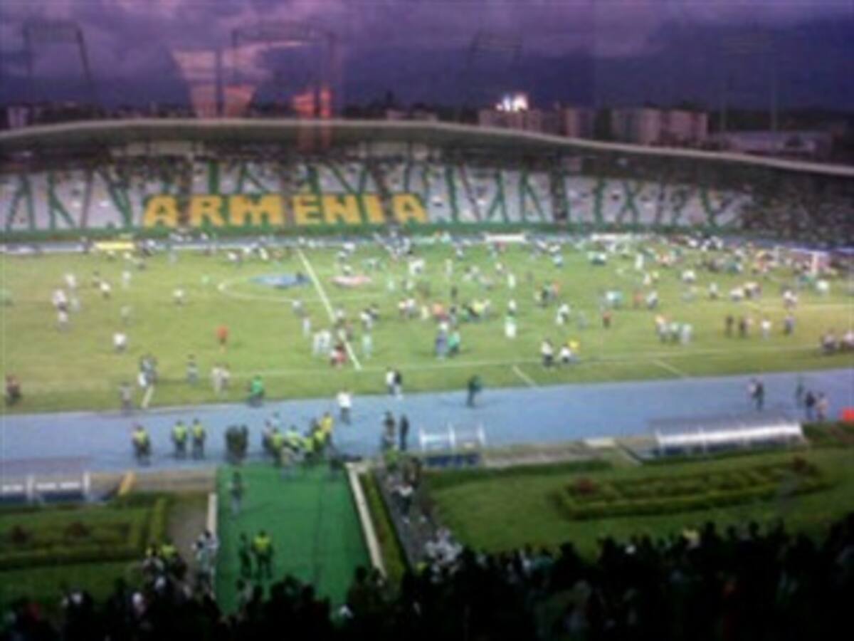 Enfrentamientos entre supuestos hinchas dejan 21 heridos en Armenia