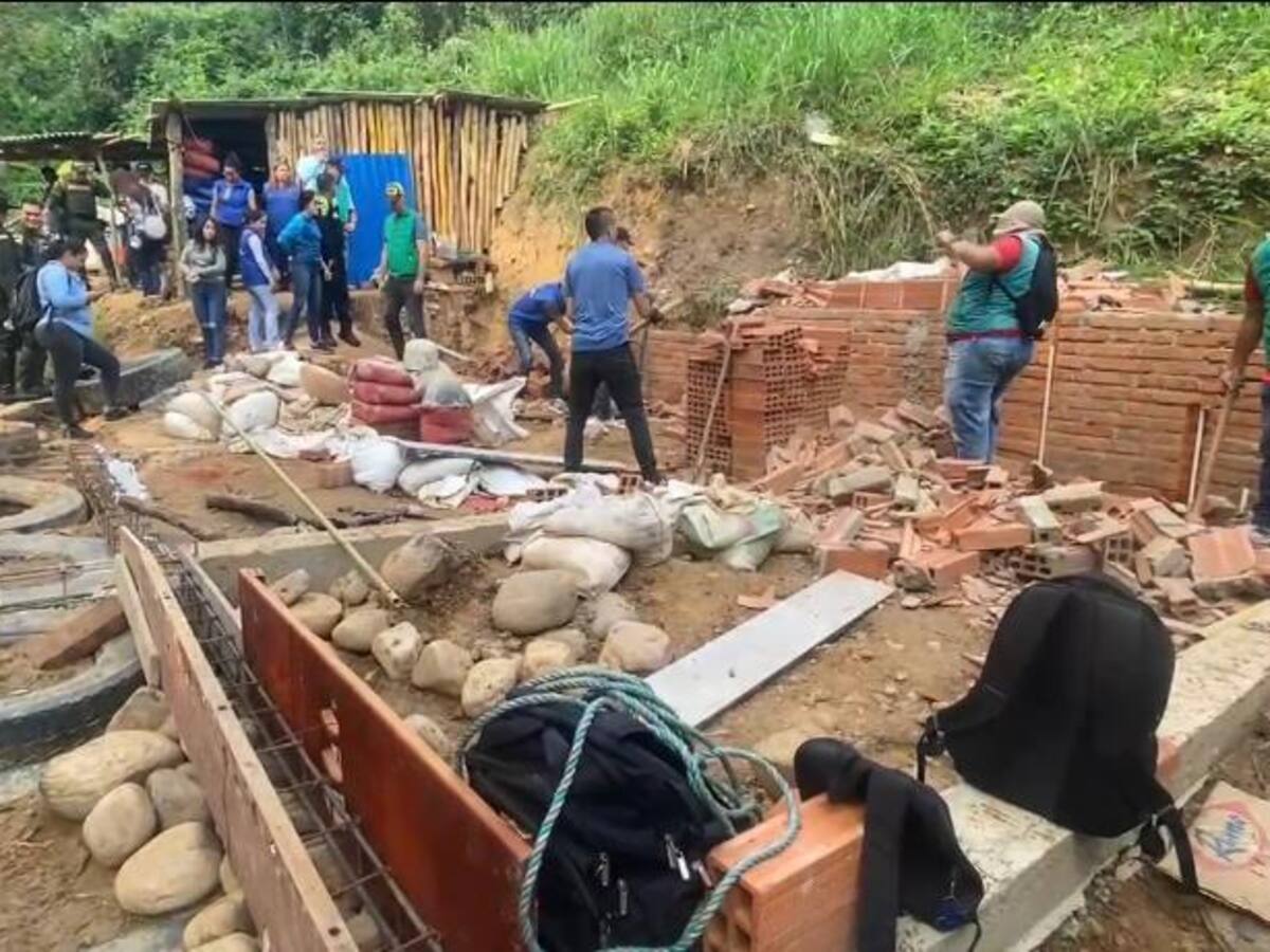 Destruyen una vivienda construida en zona de minería ilegal