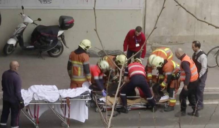 La atención de los heridos la hicieron los bomberos y la Defensa Civil.