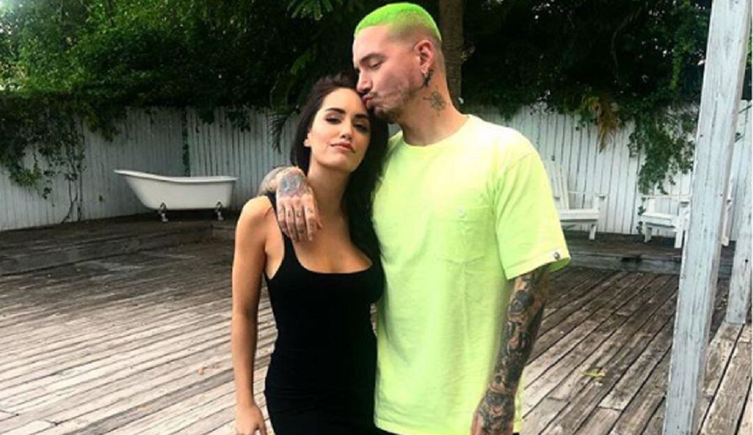 El tremendo beso de J Balvin y Lali Esposito