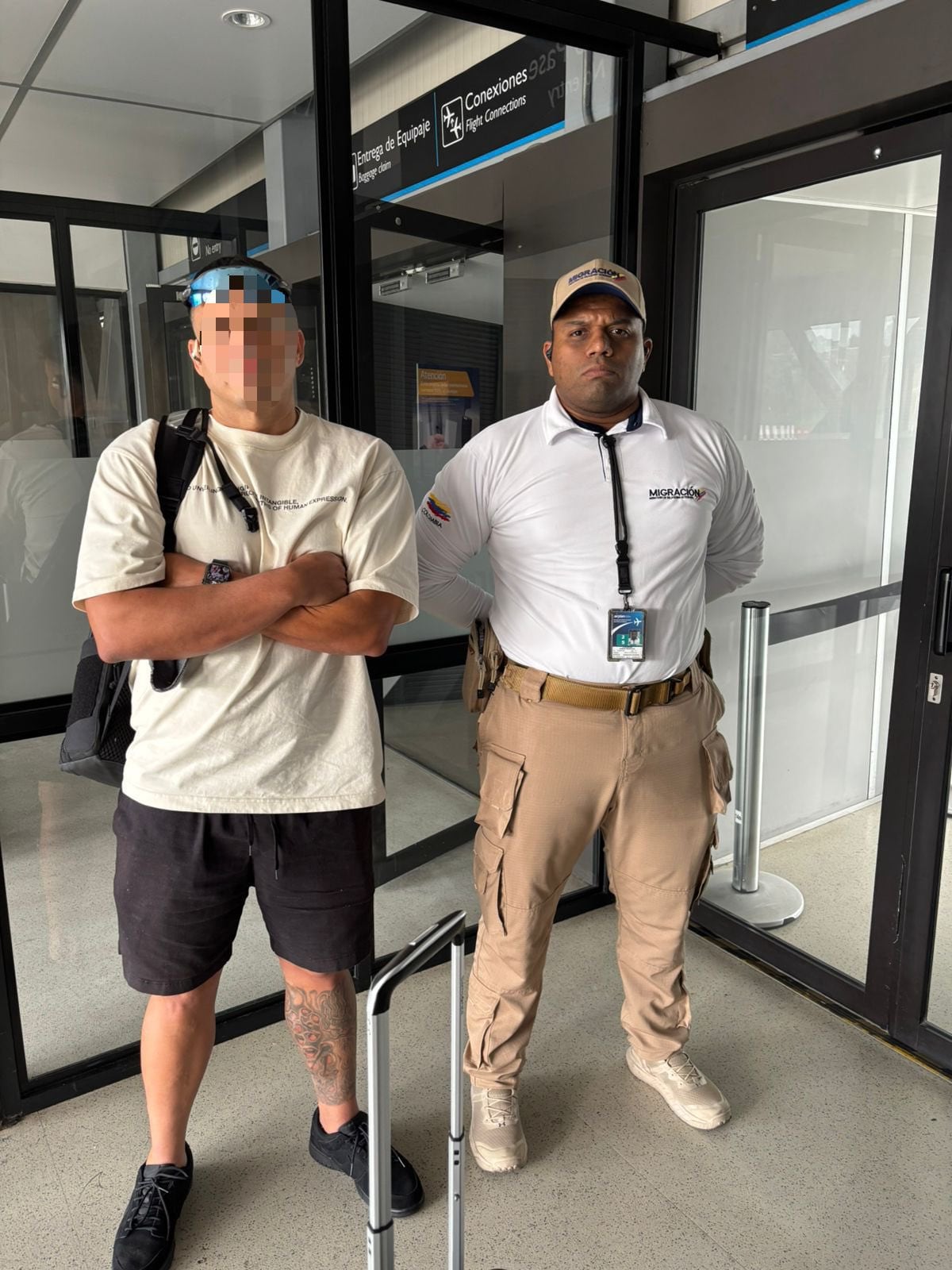 Estadounidense inadmitido en aeropuerto de Rionegro- foto Alcalde de Medellín 