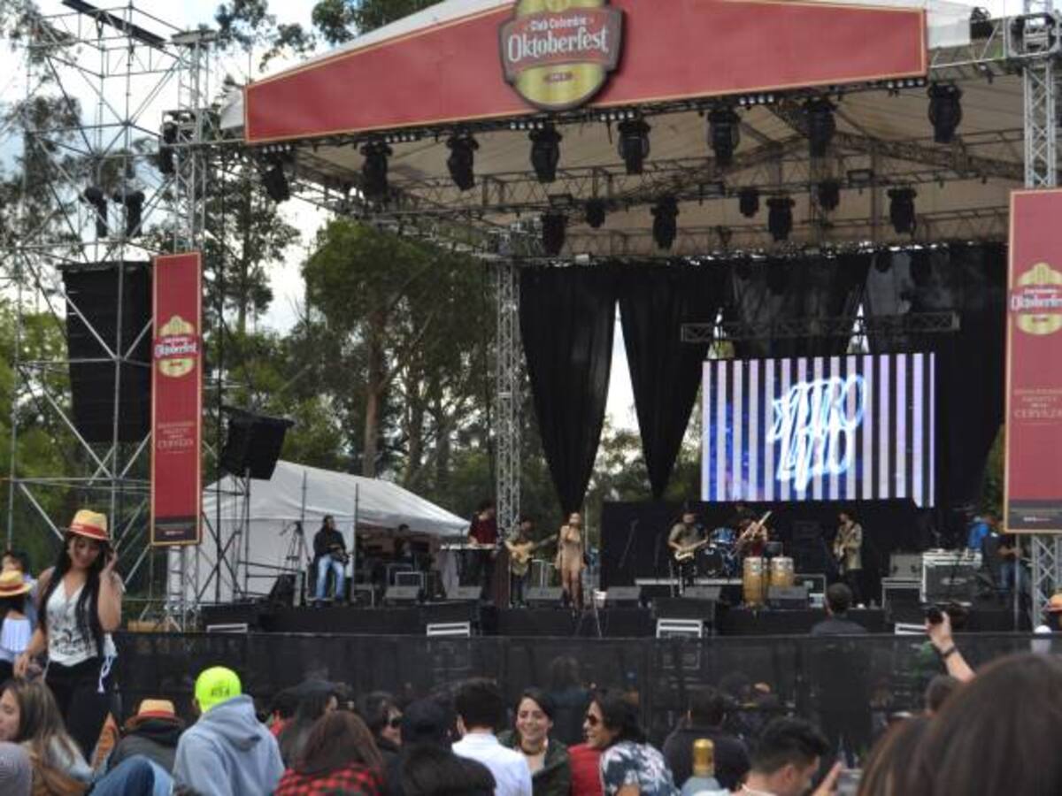 Bogotá vibró al ritmo del reggae, folclor y electronica en el Oktoberfest