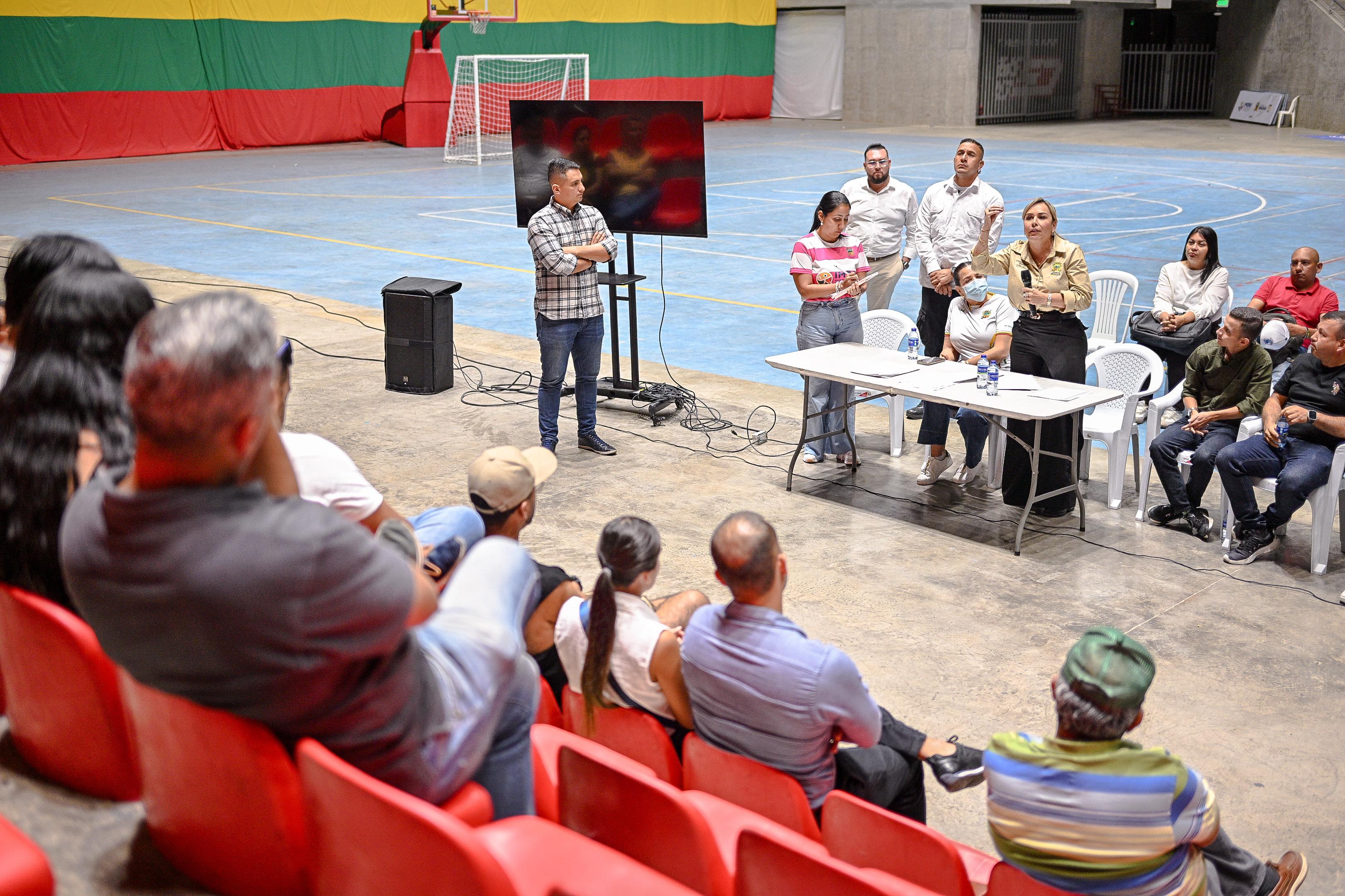 Alcaldesa de Ibagué Johana Aranda se reunió con los manifestantes