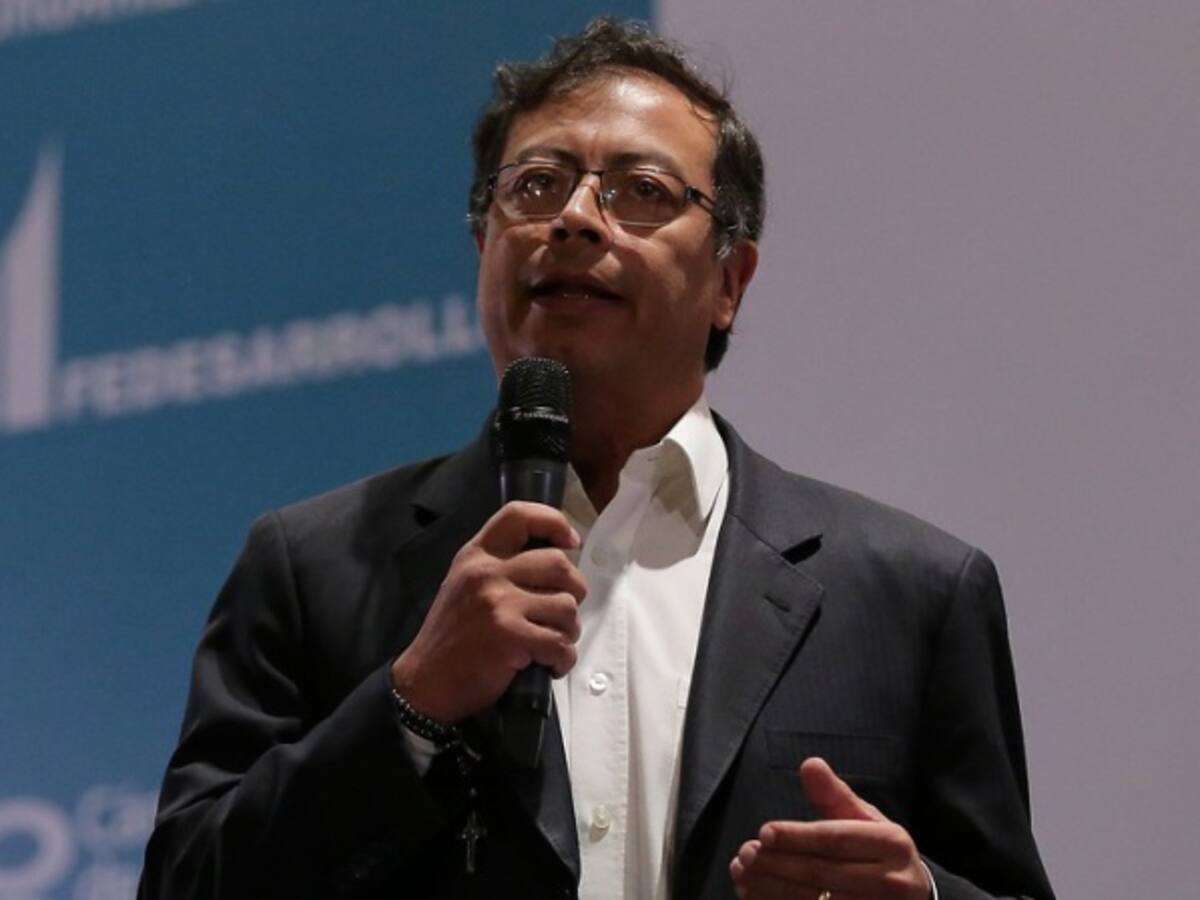 Gobierno responde a Petro que UE sí tiene misión electoral en Colombia