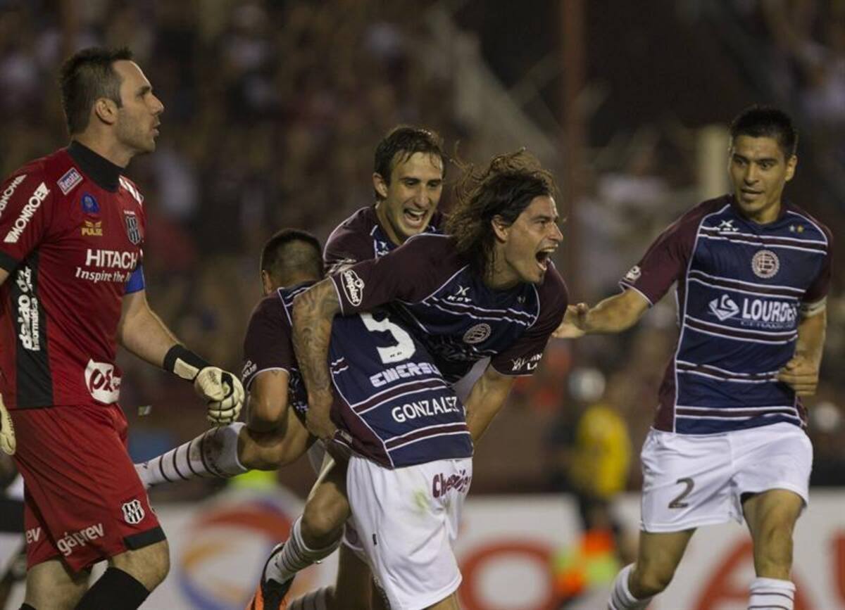 Lanús alcanzó su segundo título internacional, al derrotar a Ponte Preta en la final de Copa Sudamericana con marcador global 3-1. El 'granate' había sido campeón de la Copa Conmebol en 1996.