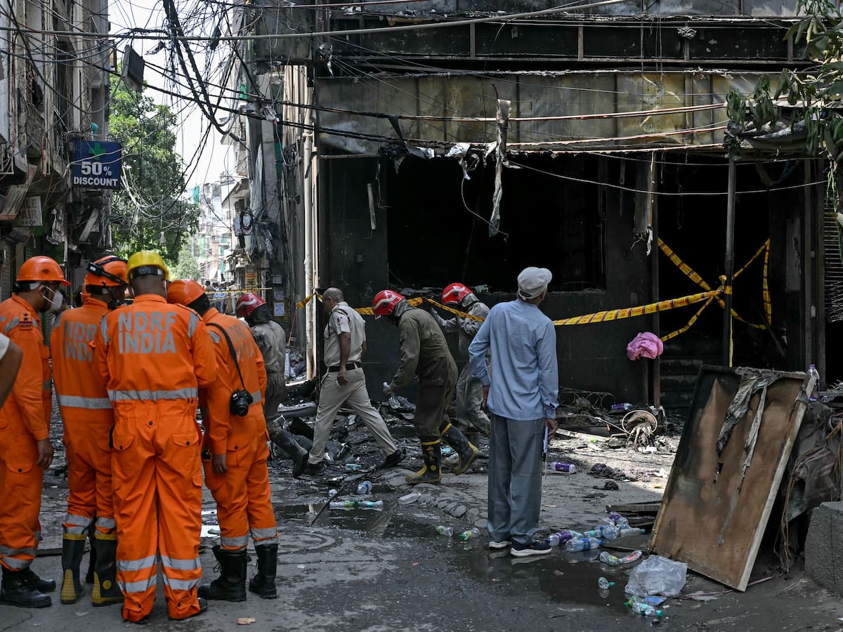 Al menos 21 personas mueren por un incendio en un hotel de la capital de India