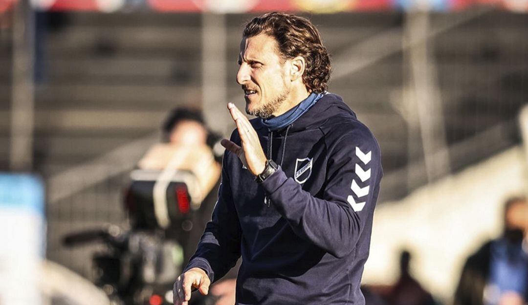 Diego Forlán como técnico de Atenas