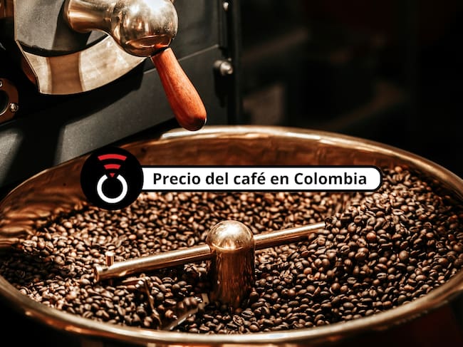 De fondo: Máquina de procesado de café (Crédito: Getty Images)