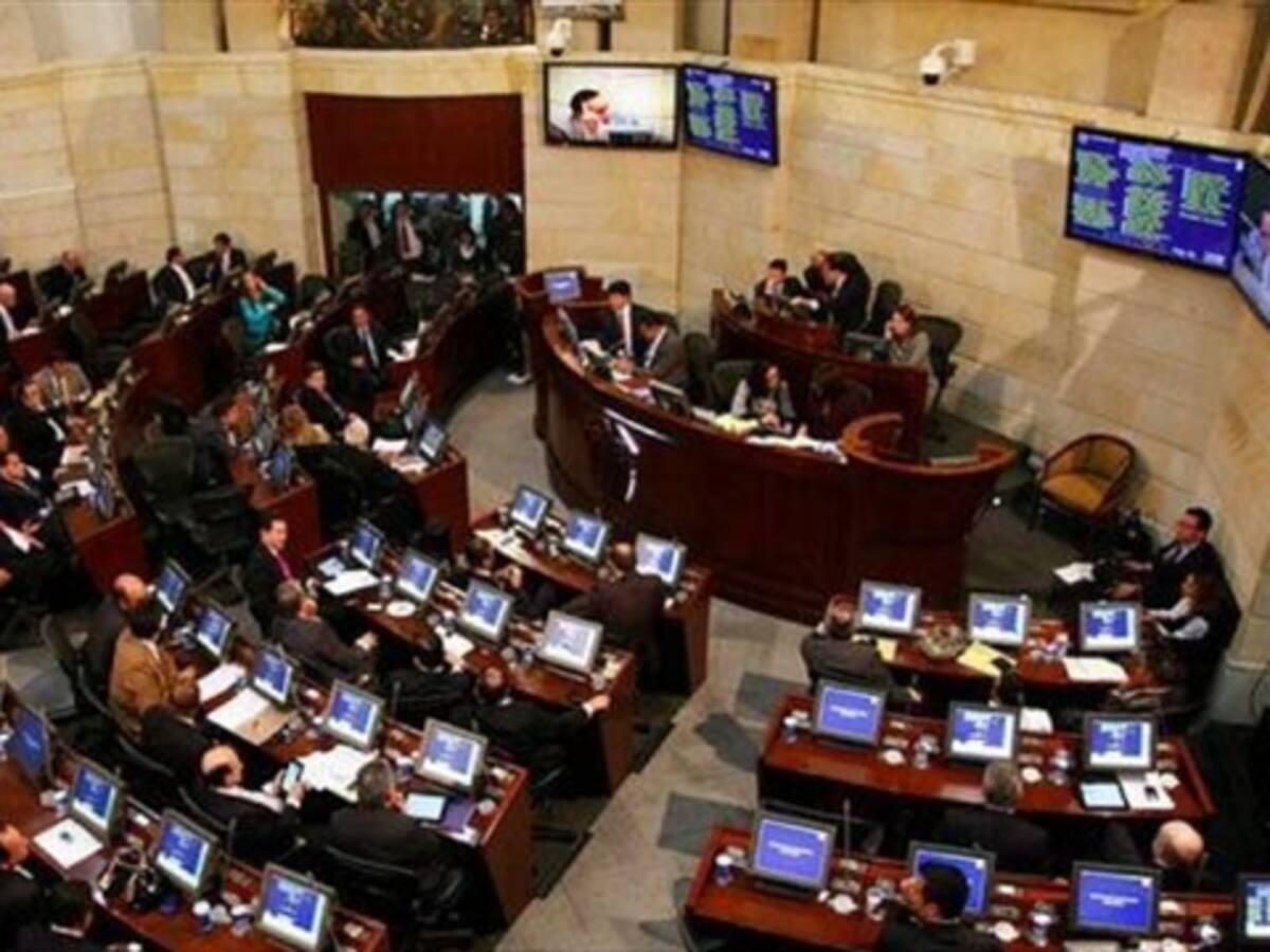 Unidad Nacional garantiza a las FFMM seguridad jurídica en el posconflicto