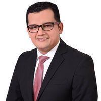 Gonzalo Ramos Rojas nació en El Castillo, Meta es abogado, Especialista en Derecho Penal y Criminología de la Universidad Libre, magíster en Seguridad y Defensa Nacional de la Escuela Superior de Guerra.