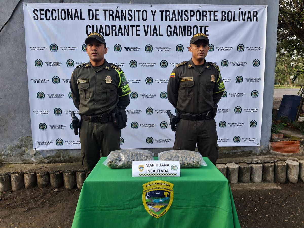 La Policía Nacional frustra envío de más de un kilo de marihuana en corredor vial de Bolívar