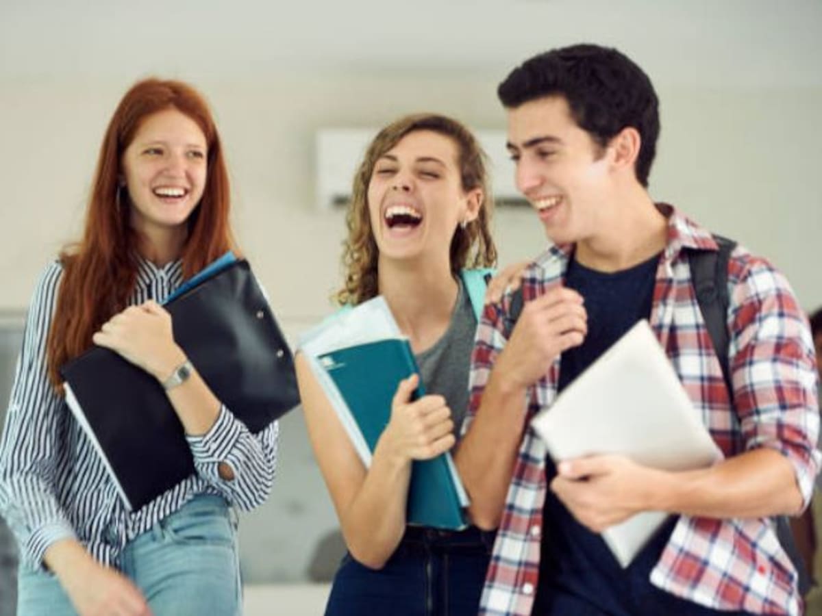 Estudio revela desde qué edad una persona es adulta: no comienza a los 18 años