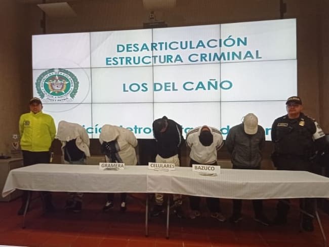 Banda desarticulada que operaba en entornos escolares del sur de Tunja, incautando drogas y capturando a seis personas con amplio historial delictivo.