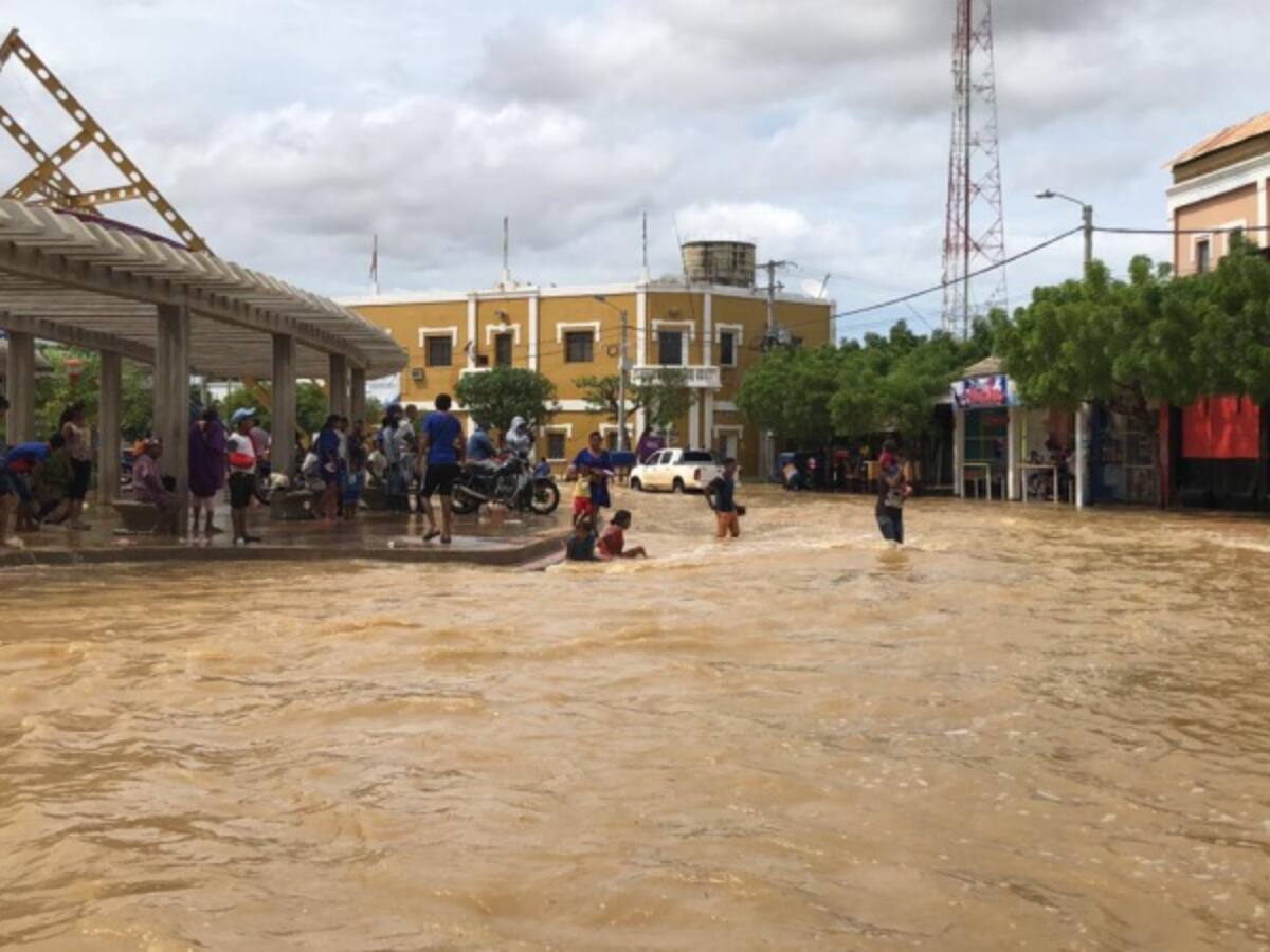 Duque destina ayuda para damnificados de Uribia
