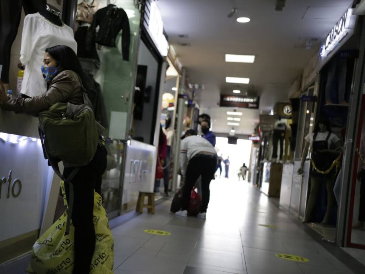 Comerciantes se preparan para la reactivación económica