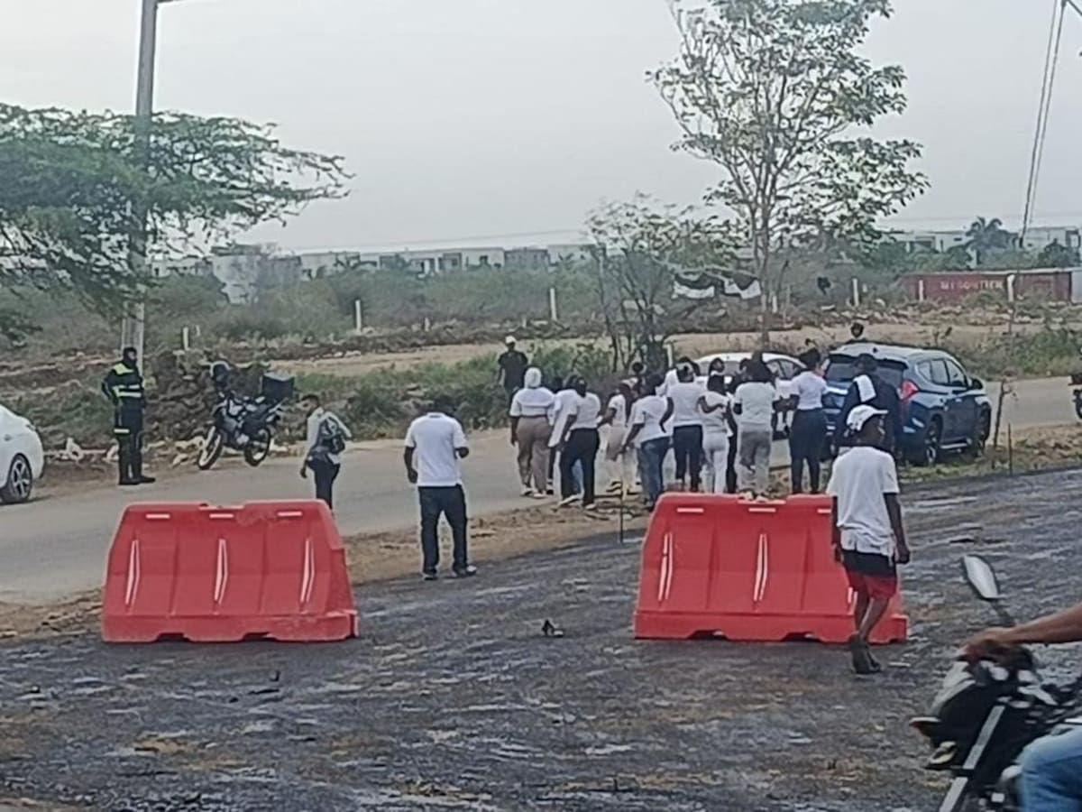 Alcaldía de Cartagena desactiva bloqueo en la Vía del Mar tras diálogo con las comunidades
