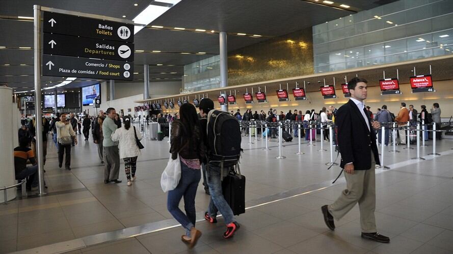 Los siete fusiles decomisados la semana pasada en el Aeropuerto Eldorado tenían como destino final una organización de microtráfico en Medellín. Foto: Getty Images