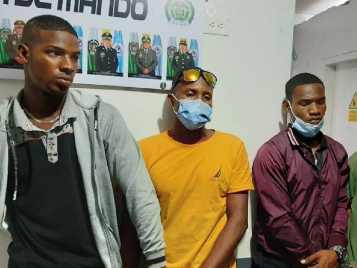 Capturados hombres que utilizaban un taxi para atracar en Cartagena