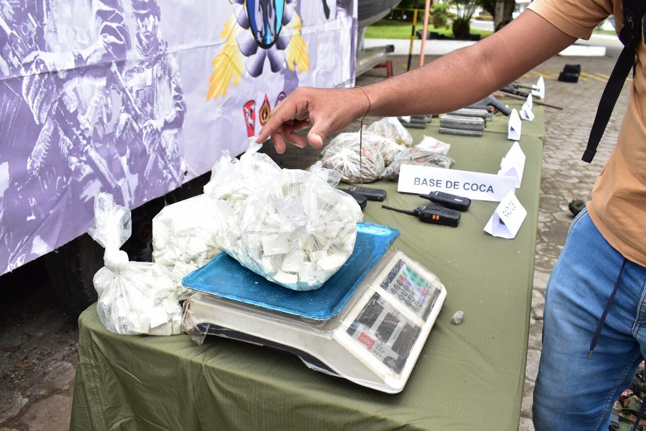 Hallazgo de droga y material bélico en zona rural de Tumaco. Foto: Armada Nacional