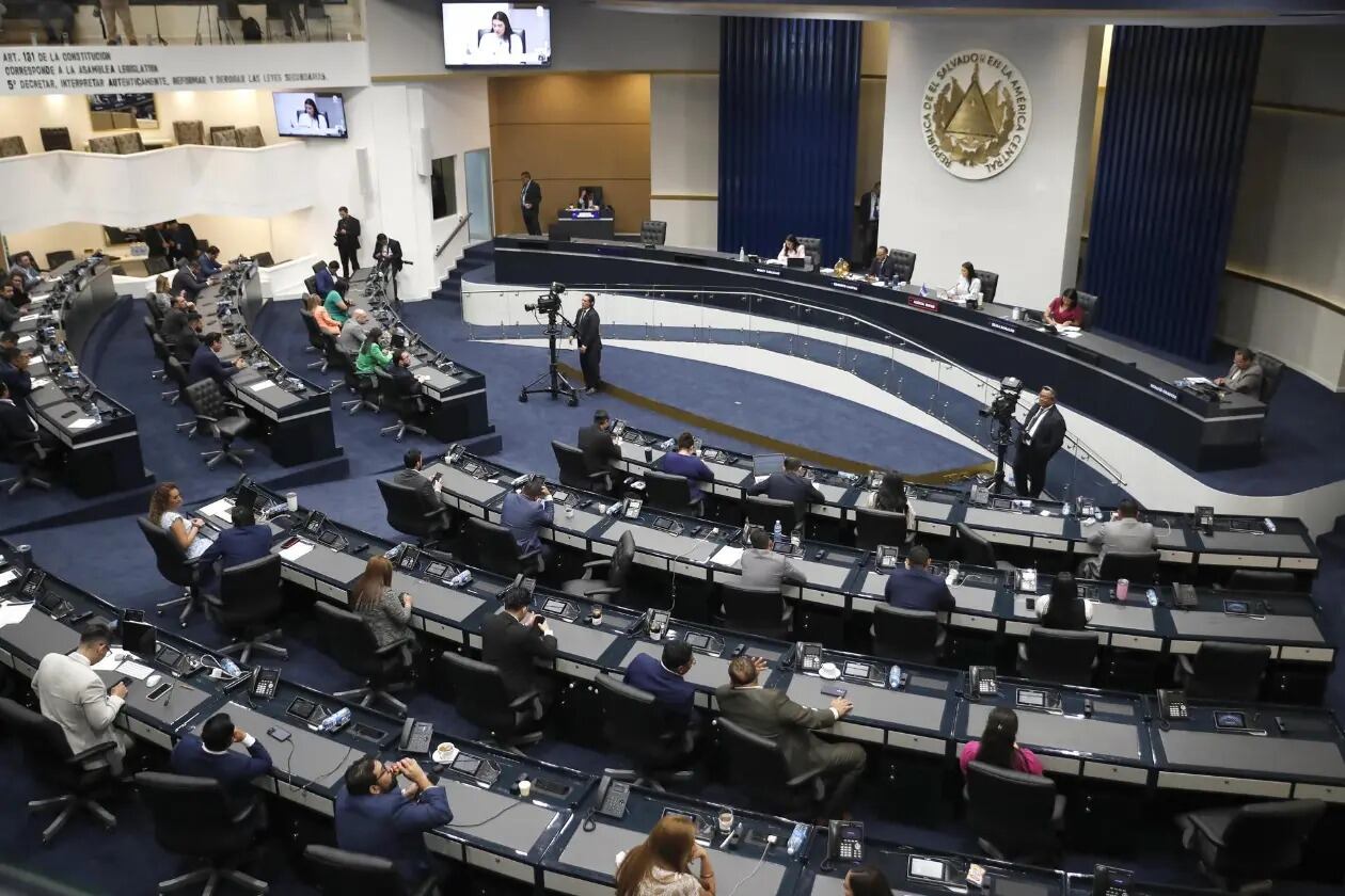 Reforma constitucional en El Salvador cambia ente electoral