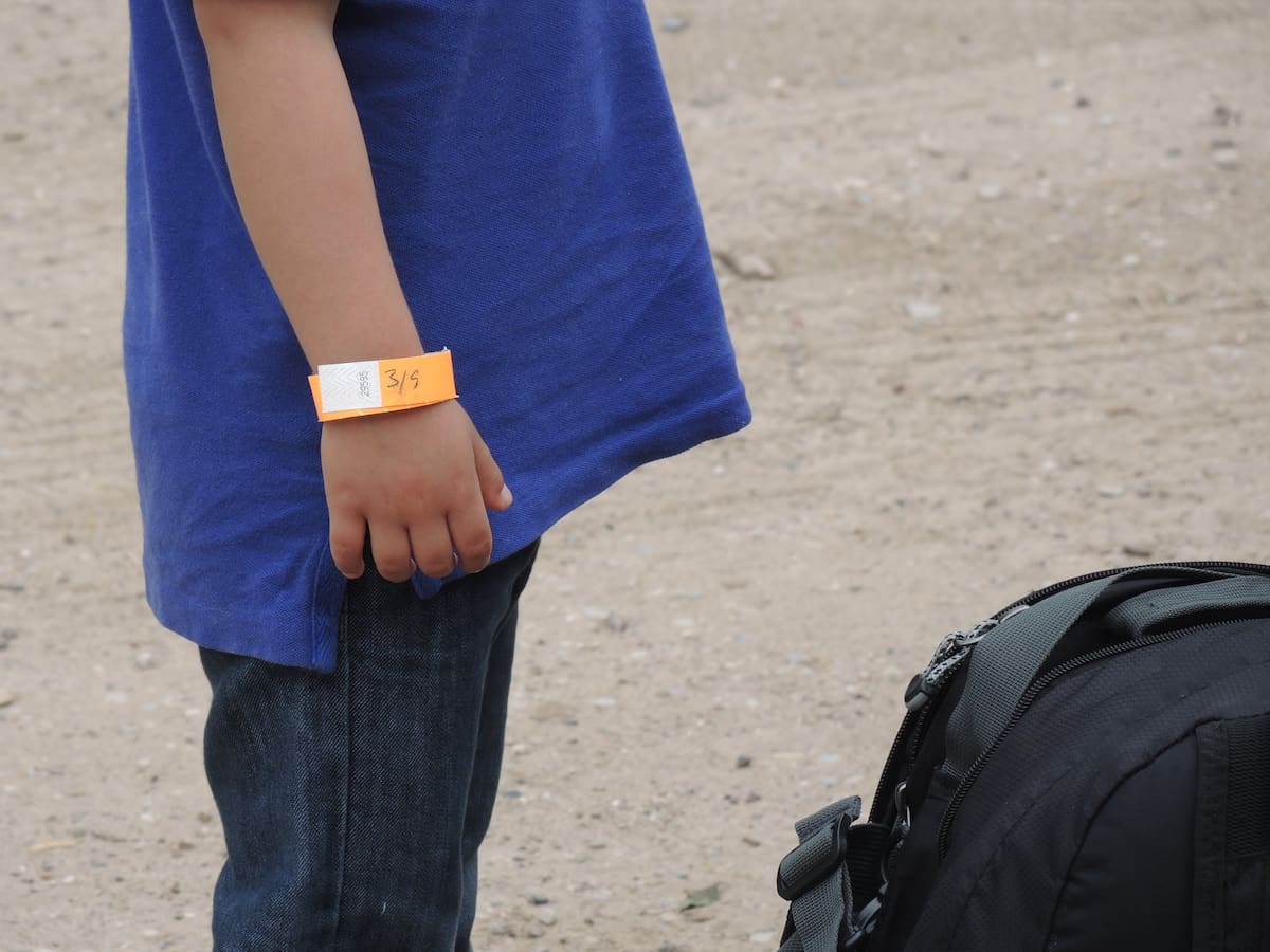 Nacionalidad colombiana a niños migrantes: ¿permitirá que sean adoptados?