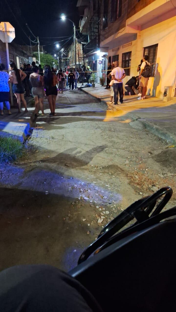 Hombre intentó asesinar a su expareja y terminó matando a otro hombre