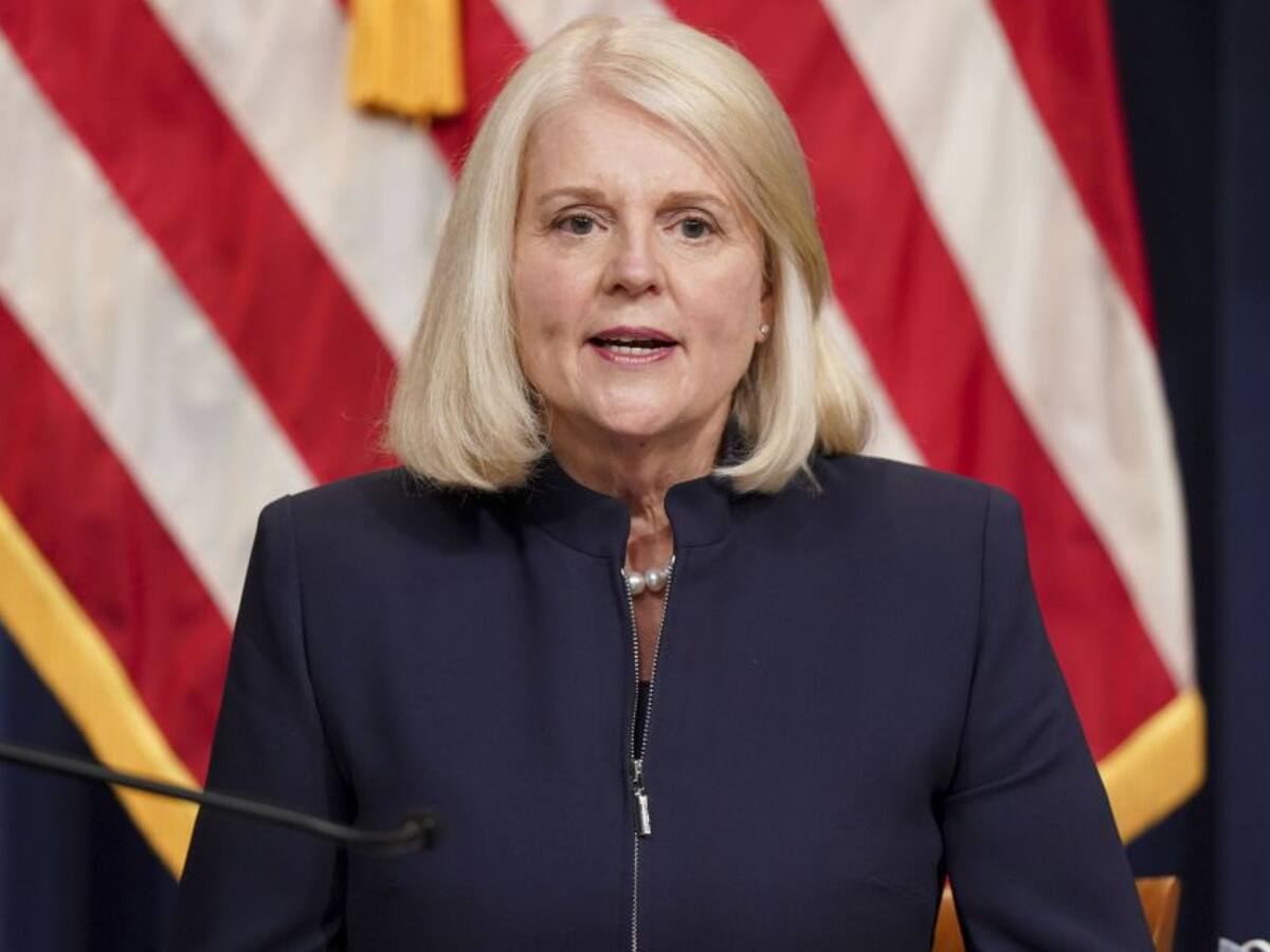 Djokovic no está preso y es libre de irse: ministra australiana